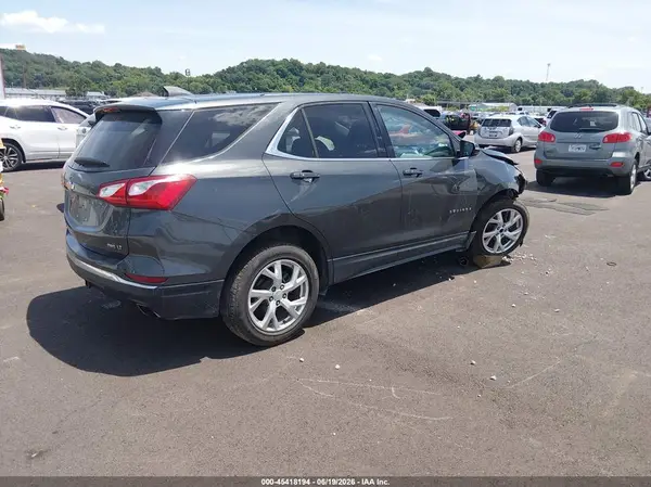 2GNAXTEX2J6219372 2018 CHEVROLET EQUINOX - Image 2