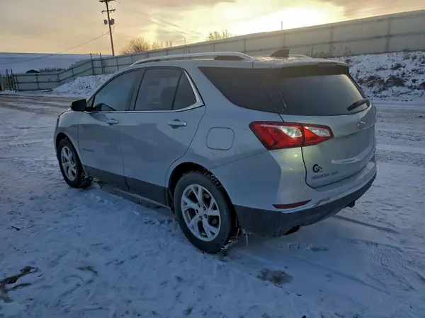 2GNAXTEX4J6160678 2018 CHEVROLET EQUINOX - Image 2