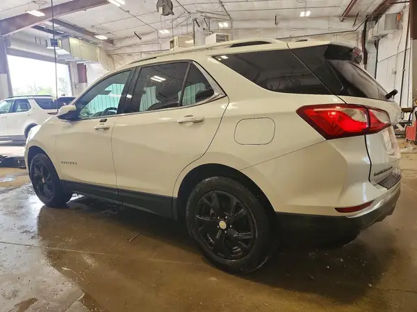2GNAXTEX5J6206664 2018 CHEVROLET EQUINOX - Image 2