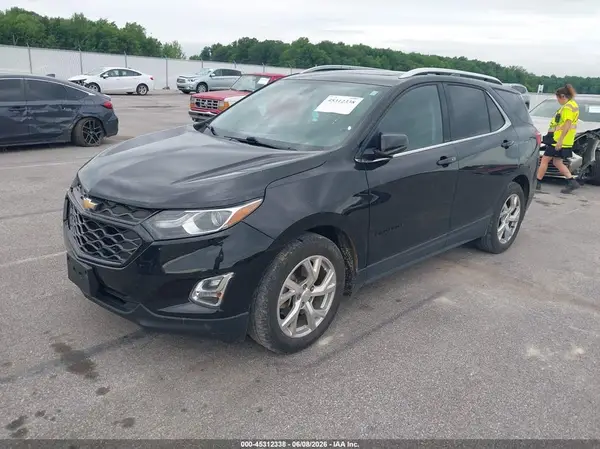 2GNAXTEX6J6308832 2018 CHEVROLET EQUINOX - Image 2