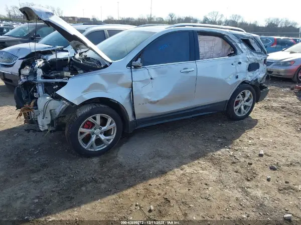 2GNAXTEX9J6228361 2018 CHEVROLET EQUINOX - Image 2