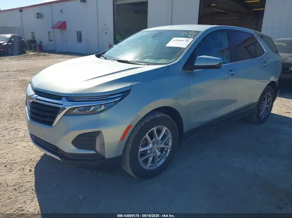 2GNAXUEV0N6138235 2022 CHEVROLET EQUINOX - Image 2