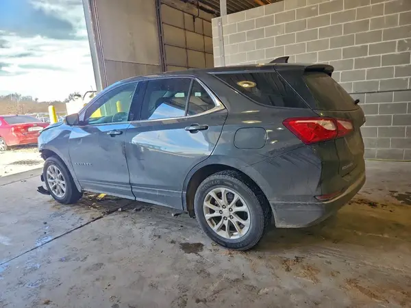 2GNAXUEV1L6262706 2020 CHEVROLET EQUINOX - Image 2