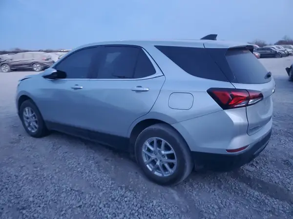2GNAXUEV1N6133853 2022 CHEVROLET EQUINOX - Image 2