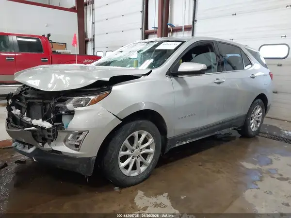 2GNAXUEV2K6208460 2019 CHEVROLET EQUINOX - Image 2