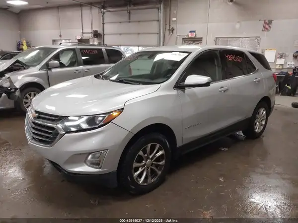 2GNAXUEV3K6147586 2019 CHEVROLET EQUINOX - Image 2
