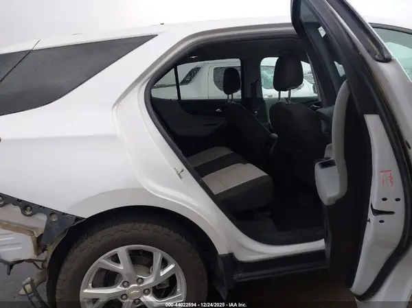 2GNAXUEV3K6196240 2019 CHEVROLET EQUINOX - Image 8