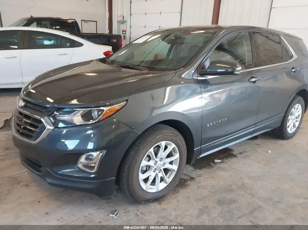 2GNAXUEV3K6205101 2019 CHEVROLET EQUINOX - Image 2
