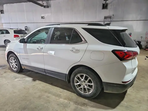 2GNAXUEV4N6122555 2022 CHEVROLET EQUINOX - Image 2