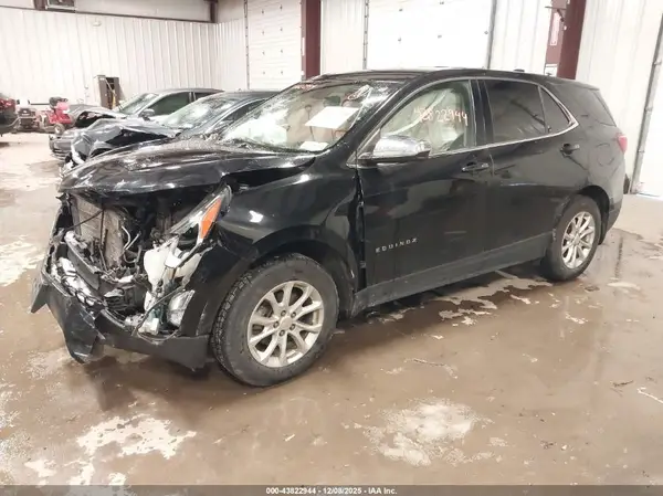2GNAXUEV6K6207022 2019 CHEVROLET EQUINOX - Image 2