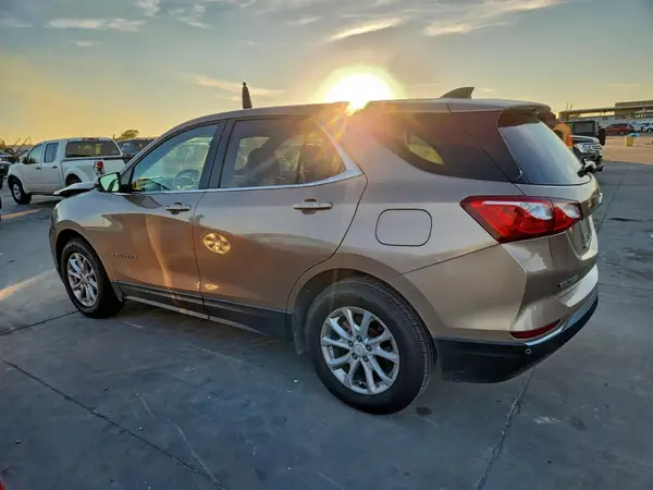 2GNAXUEV7K6108242 2019 CHEVROLET EQUINOX - Image 2