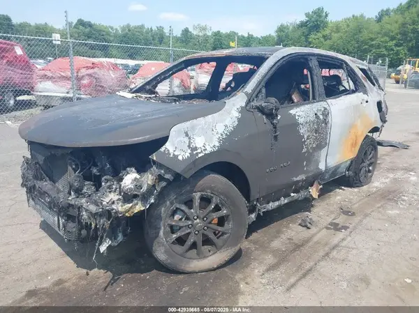 2GNAXUEV7M6130647 2021 CHEVROLET EQUINOX - Image 2