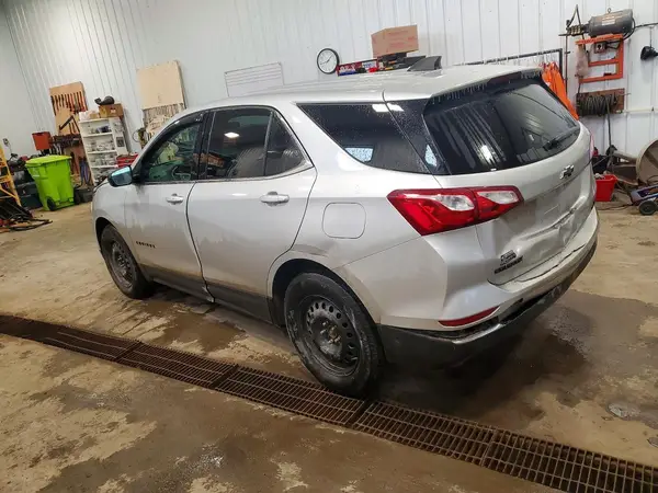 2GNAXUEV8L6218301 2020 CHEVROLET EQUINOX - Image 2