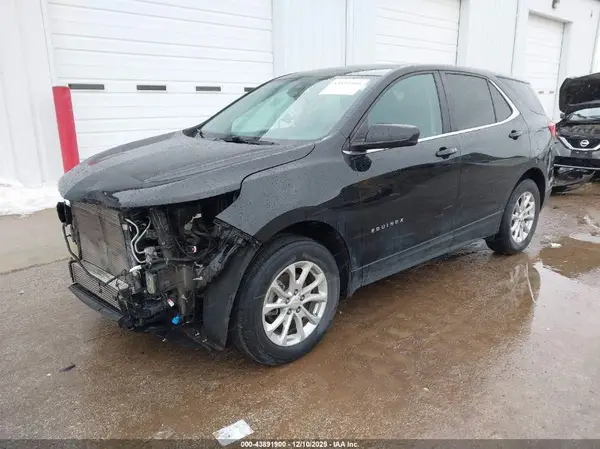 2GNAXUEV8M6116076 2021 CHEVROLET EQUINOX - Image 2