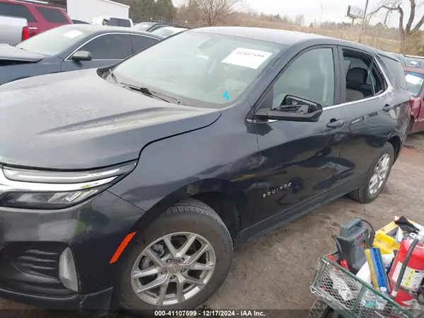 2GNAXUEV8N6135390 2022 CHEVROLET EQUINOX - Image 2