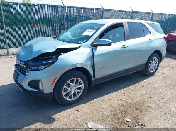2GNAXUEV8N6145000 2022 CHEVROLET EQUINOX - Image 2