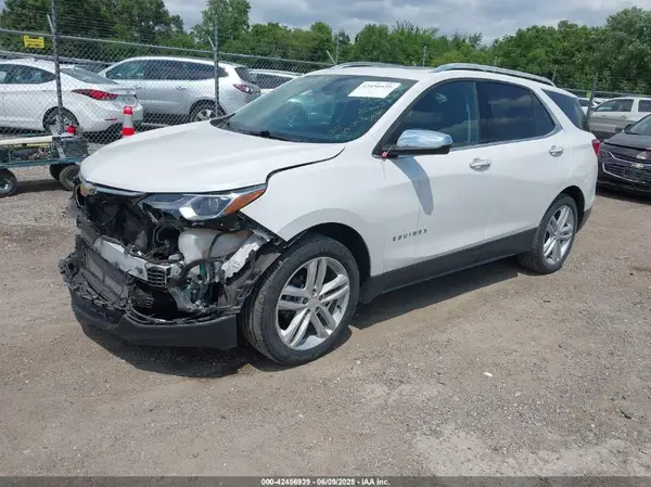 2GNAXVEV1J6105275 2018 CHEVROLET EQUINOX - Image 2