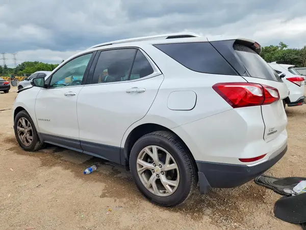 2GNAXVEV1J6185810 2018 CHEVROLET EQUINOX - Image 2