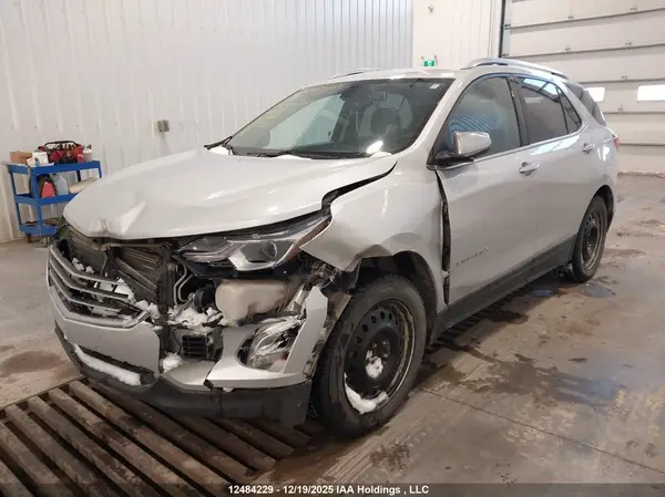 2GNAXVEV2J6275175 2018 CHEVROLET EQUINOX - Image 2