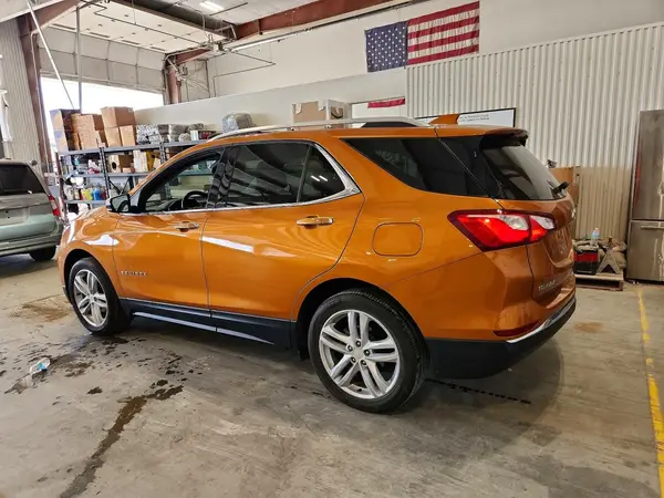 2GNAXVEV4J6117064 2018 CHEVROLET EQUINOX - Image 2