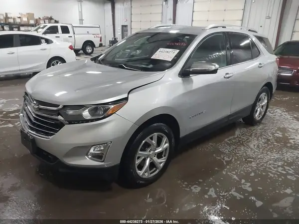 2GNAXVEV5J6185552 2018 CHEVROLET EQUINOX - Image 2