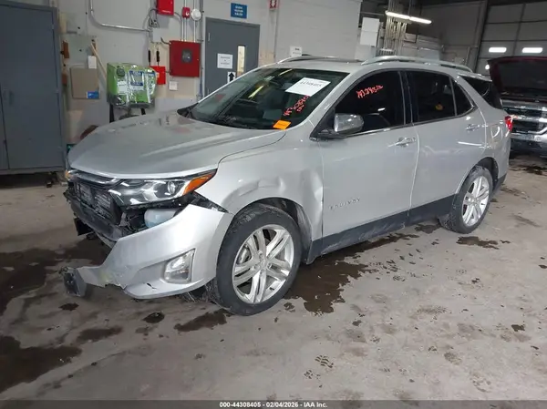 2GNAXVEV6J6121004 2018 CHEVROLET EQUINOX - Image 2