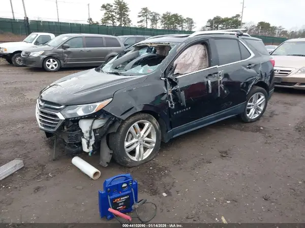 2GNAXVEV9J6106965 2018 CHEVROLET EQUINOX - Image 2