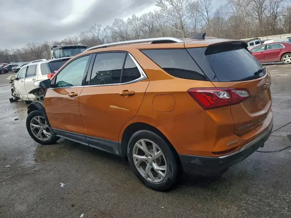 2GNAXVEX4K6205566 2019 CHEVROLET EQUINOX - Image 2