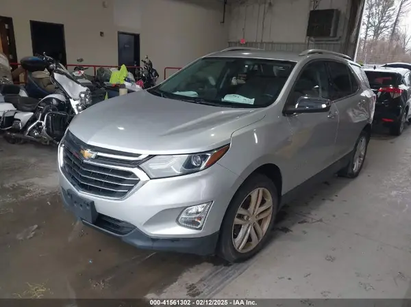 2GNAXYEX0K6289631 2019 CHEVROLET EQUINOX - Image 2