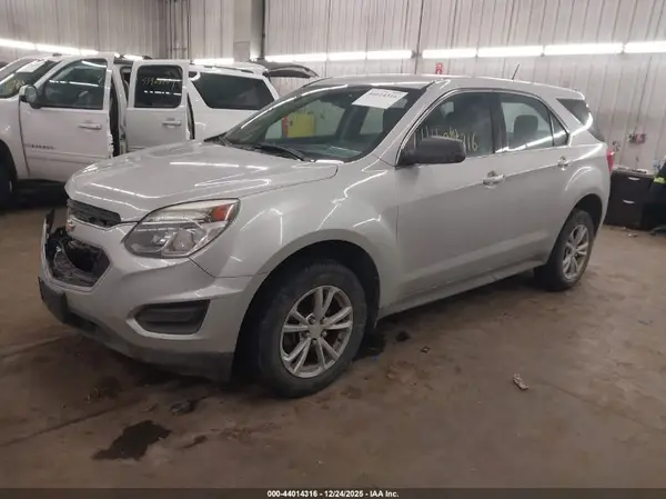 2GNFLEEK6H6195945 2017 CHEVROLET EQUINOX - Image 2