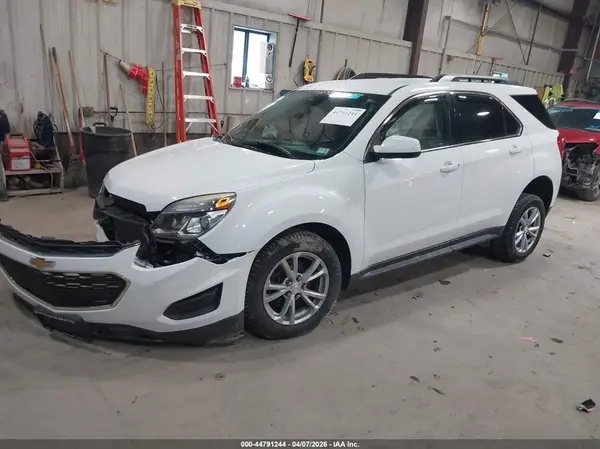 2GNFLFEK0H6210882 2017 CHEVROLET EQUINOX - Image 2