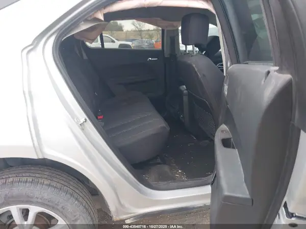 2GNFLFEK2H6237453 2017 CHEVROLET EQUINOX - Image 8