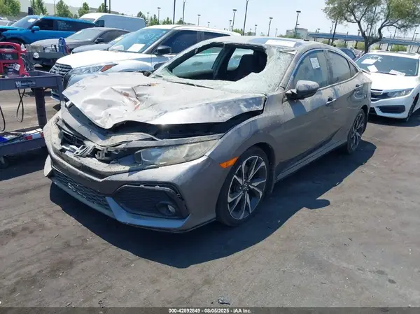 2HGFC1E52KH704440 2019 HONDA CIVIC - Image 2