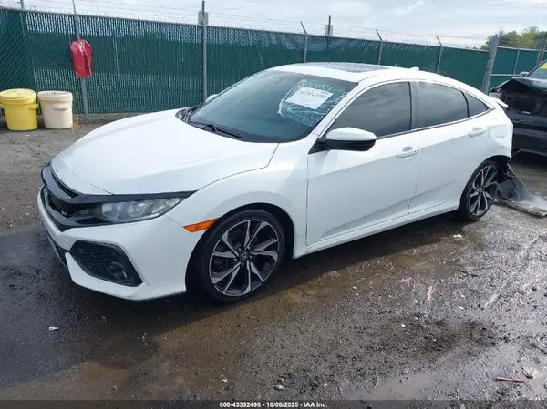 2HGFC1E57JH705212 2018 HONDA CIVIC - Image 2