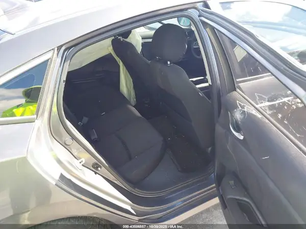 2HGFC1F30HH638699 2017 HONDA CIVIC - Image 8