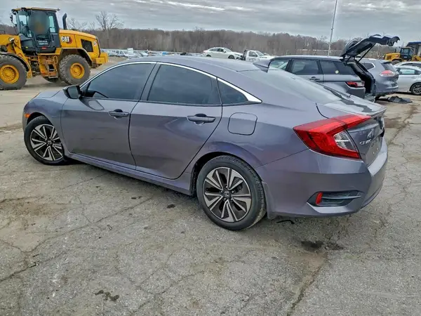 2HGFC1F30HH643188 2017 HONDA CIVIC - Image 2