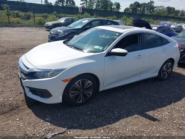2HGFC1F30JH645240 2018 HONDA CIVIC - Image 2