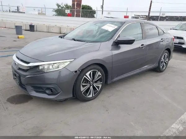 2HGFC1F32HH634041 2017 HONDA CIVIC - Image 2