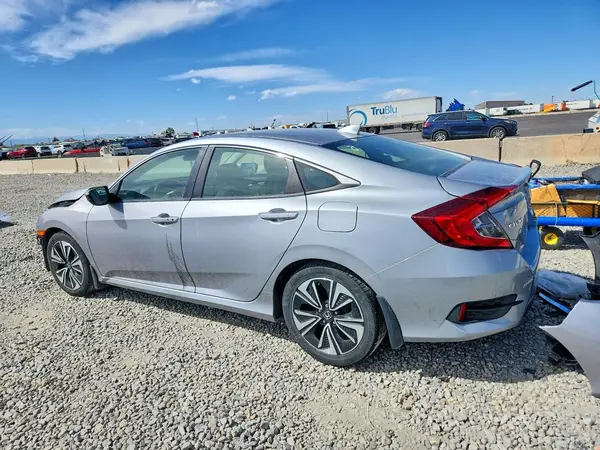 2HGFC1F32HH635948 2017 HONDA CIVIC - Image 2