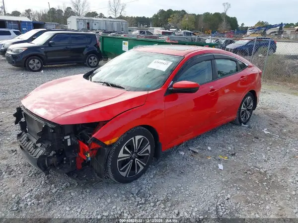 2HGFC1F32HH635982 2017 HONDA CIVIC - Image 2