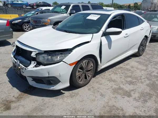 2HGFC1F32HH642186 2017 HONDA CIVIC - Image 2