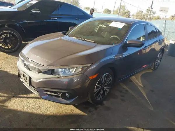 2HGFC1F32HH658520 2017 HONDA CIVIC - Image 2