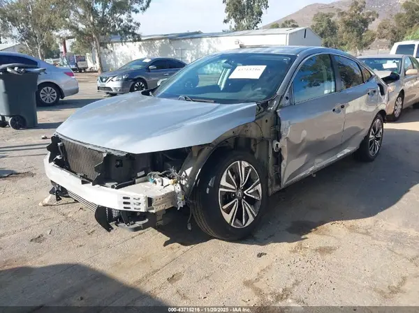 2HGFC1F33HH631018 2017 HONDA CIVIC - Image 2