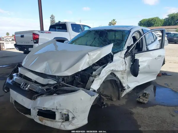 2HGFC1F33JH642977 2018 HONDA CIVIC - Image 2