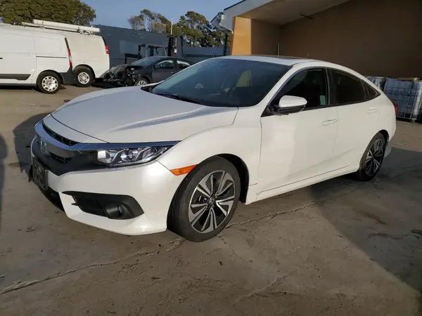2HGFC1F34JH640056 2018 HONDA CIVIC - Image 1