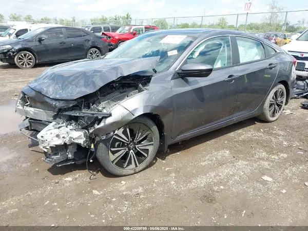 2HGFC1F34JH643975 2018 HONDA CIVIC - Image 2
