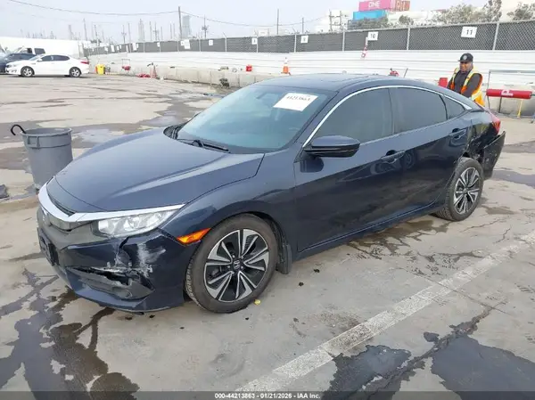 2HGFC1F35JH640633 2018 HONDA CIVIC - Image 2