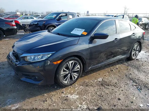 2HGFC1F36JH645209 2018 HONDA CIVIC - Image 2