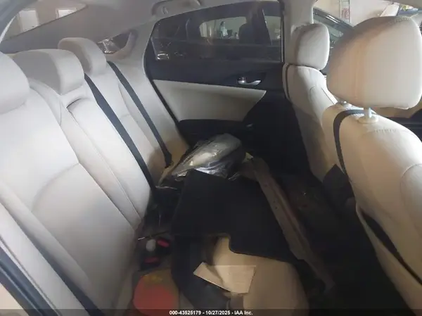 2HGFC1F37HH642961 2017 HONDA CIVIC - Image 8