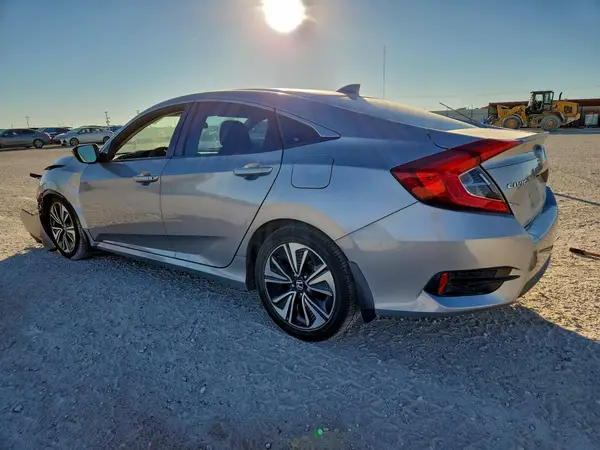 2HGFC1F38HH631788 2017 HONDA CIVIC - Image 2